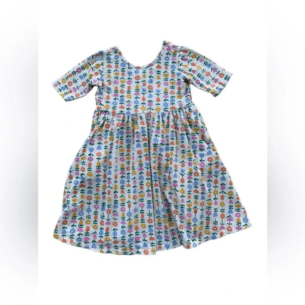 Hanna Andersson Size 130, 8, Short Sleeve Pocket Skater Dress in Colorful Tulip